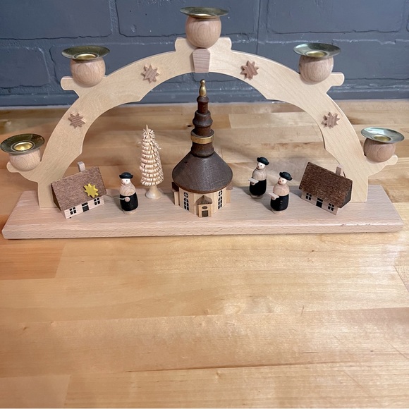 Vintage Straco Candle Arch 15" Handmade Erzgebirge Featuring Church And Carolers - Picture 1 of 15